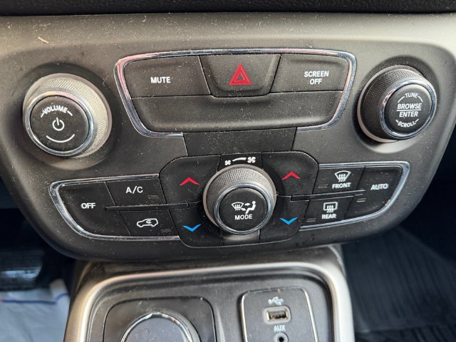 Used 2018 Jeep Compass Latitude w/ Popular Equipment Group AWD/4WD image 17
