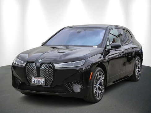 Used 2025 BMW iX xDrive50 w/ Premium Package AWD/4WD image 3