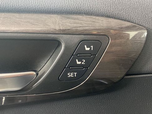 Used 2022 Toyota Highlander Platinum AWD/4WD image 23