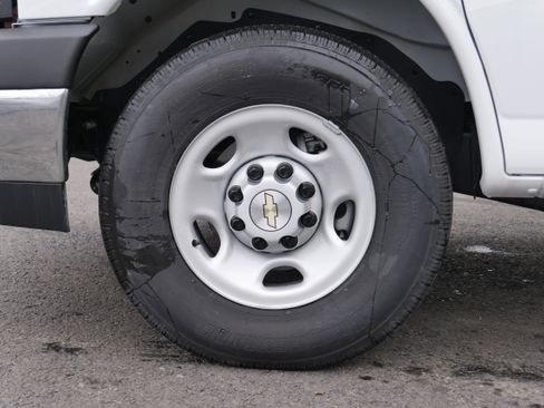 New 2025 Chevrolet Express 3500 w/ Power Convenience Package image 17