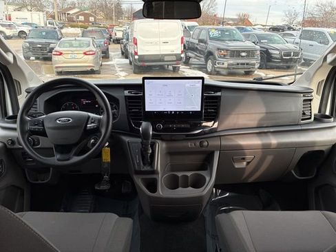 Used 2023 Ford Transit 350 XLT image 19