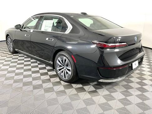 Used 2024 BMW i7 eDrive50 RWD image 4