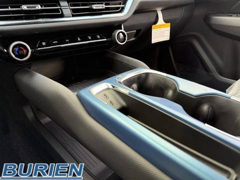 New 2026 Chevrolet Equinox EV LT image 15