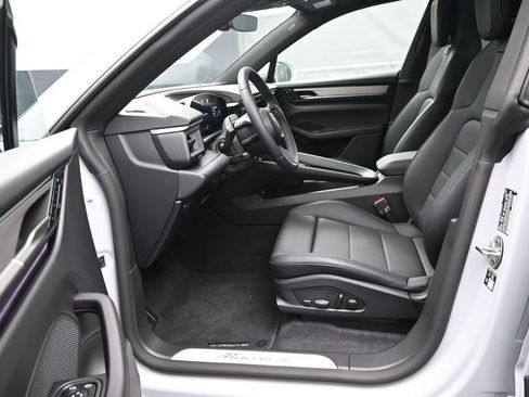 New 2026 Porsche Macan 4 Electric AWD/4WD image 5