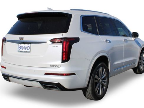 Used 2022 Cadillac XT6 Premium Luxury w/ Technology Package image 5