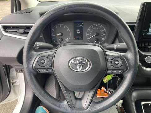 Used 2024 Toyota Corolla LE image 29