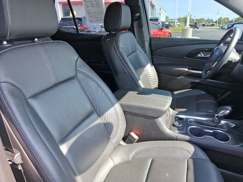 Used 2023 Chevrolet Traverse RS w/ LPO, Floor Liner Package AWD/4WD image 15