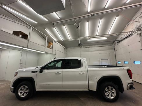 Used 2022 GMC Sierra 1500 SLE AWD/4WD image 14