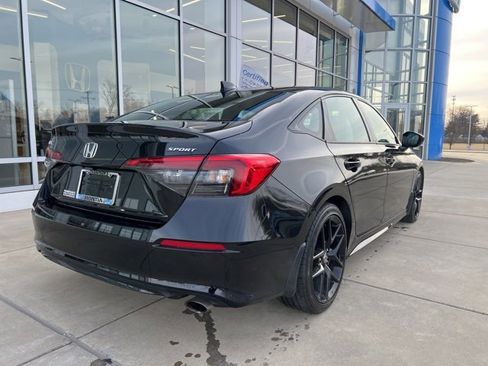 Used 2023 Honda Civic Sport image 3