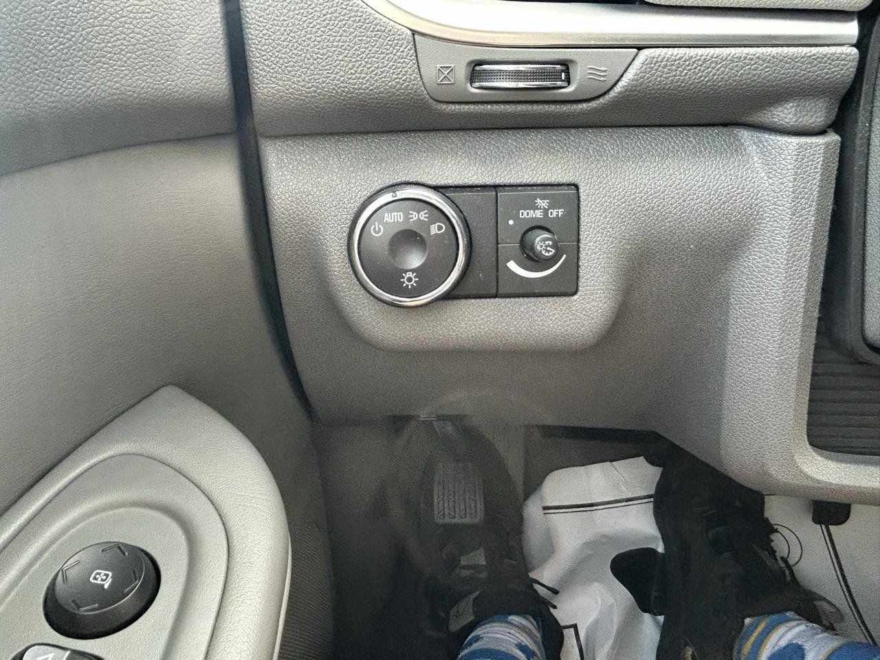 Used 2013 Chevrolet Traverse LS FWD image 26