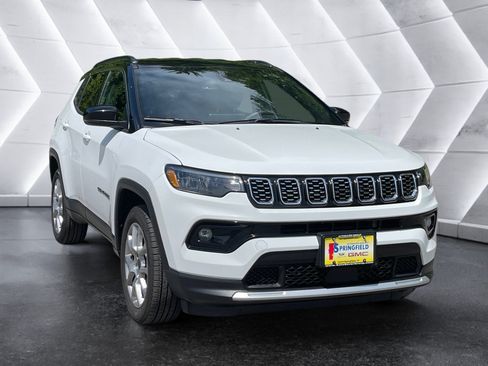 Used 2025 Jeep Compass Limited AWD/4WD image 8
