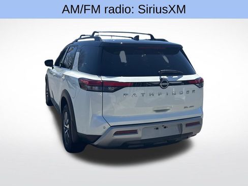 Used 2023 Nissan Pathfinder SL AWD/4WD image 5