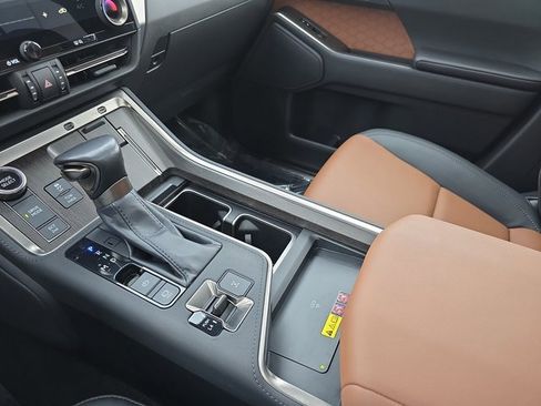 Used 2024 Lexus GX 550 w/ Cold Area Package image 26