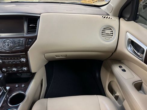 Used 2016 Nissan Pathfinder Platinum image 19