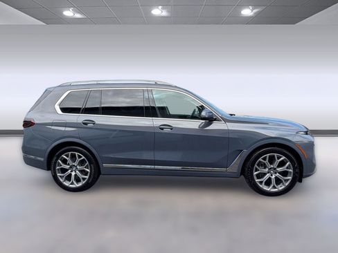 Used 2026 BMW X7 xDrive40i w/ Premium Package AWD/4WD image 8