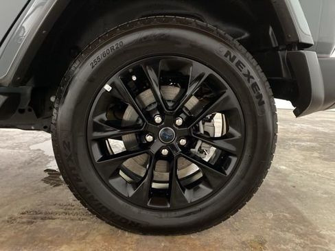 Used 2025 Jeep Wrangler Unlimited Sahara w/ Safety Group AWD/4WD image 27