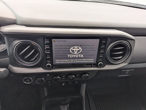 Used 2022 Toyota Tacoma TRD Sport AWD/4WD image 21