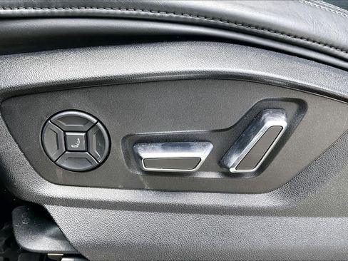 Used 2020 Audi Q8 Prestige AWD/4WD image 33