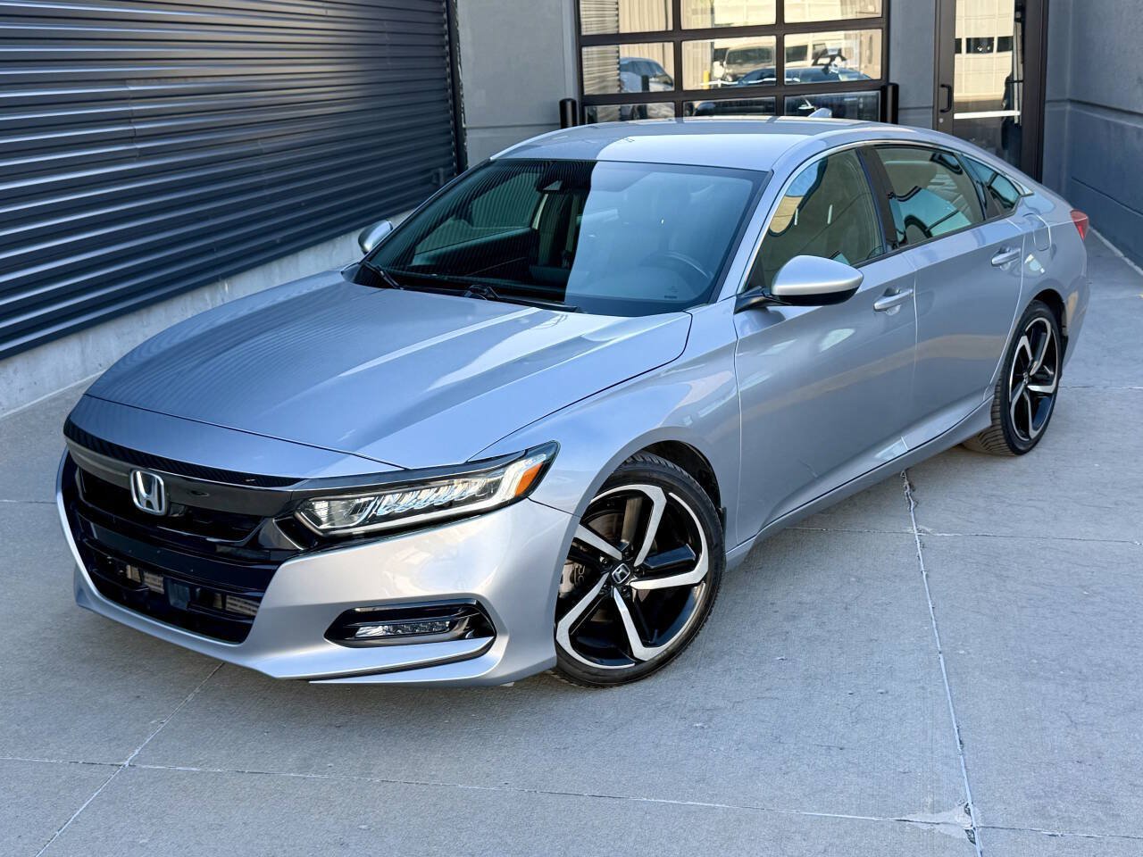 Used 2020 Honda Accord Sport image 2