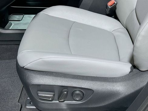 New 2026 Toyota Sienna XLE FWD image 19
