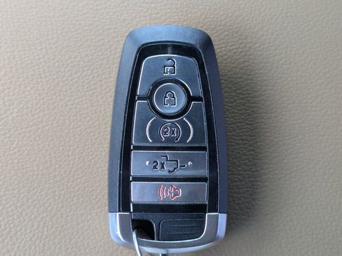 Used 2022 Ford F150 Lariat w/ Equipment Group 502A High AWD/4WD image 29