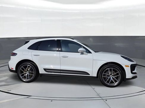 Used 2025 Porsche Macan AWD/4WD image 9