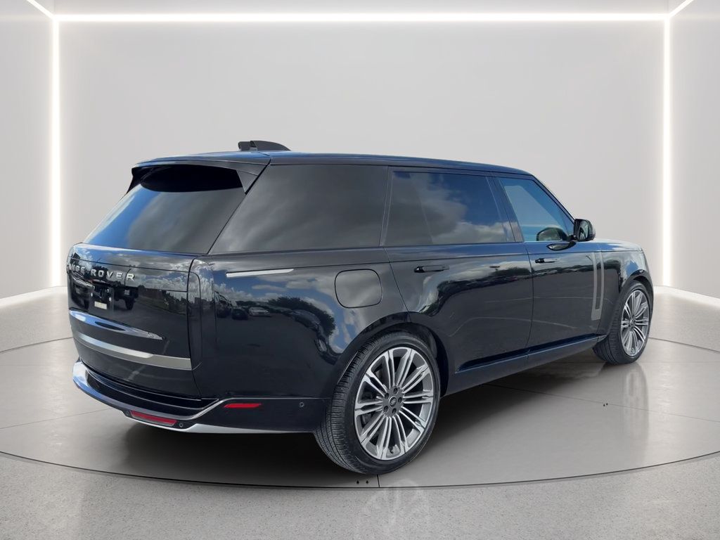Used 2024 Land Rover Range Rover Long Wheelbase SE AWD/4WD image 5