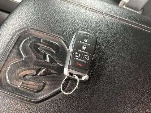 Used 2023 RAM 1500 Laramie AWD/4WD image 34