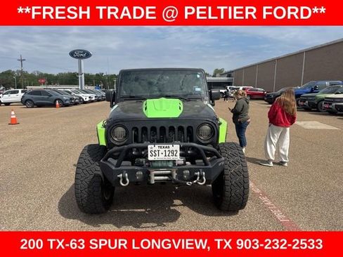 Used 2014 Jeep Wrangler Unlimited Rubicon w/ Connectivity Group image 2