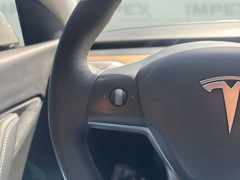 Used 2022 Tesla Model Y Long Range AWD/4WD image 15