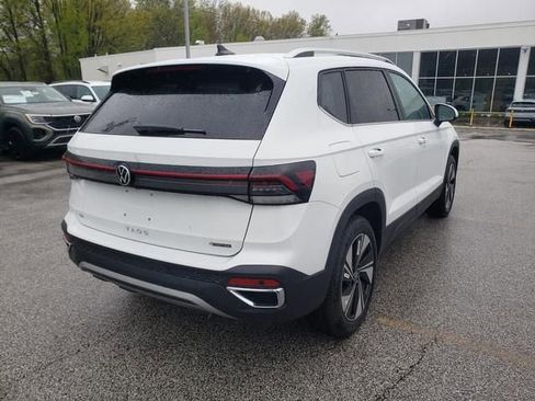 New 2026 Volkswagen Taos SE AWD/4WD image 4