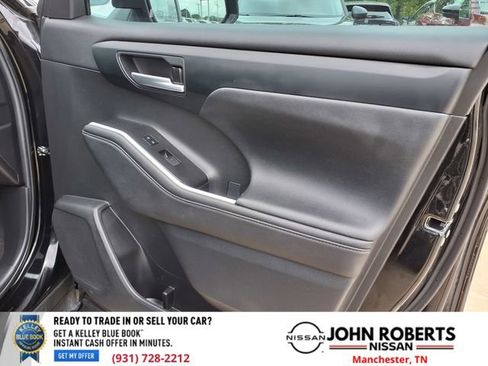 Used 2023 Toyota Highlander XLE image 21