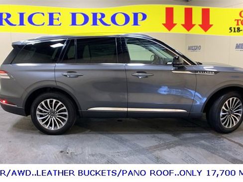 Used 2023 Lincoln Aviator AWD w/ Premium Package image 2