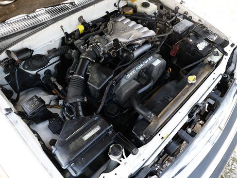 Used 2002 Toyota 4Runner SR5 RWD image 37