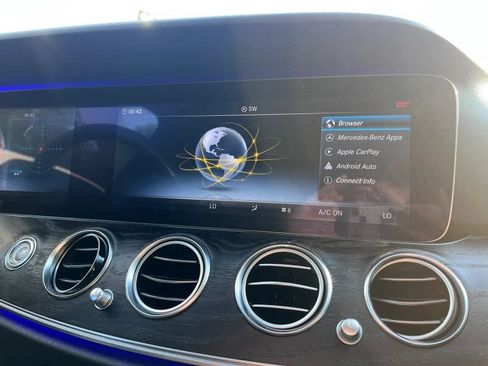 Used 2018 Mercedes-Benz E 300 image 23