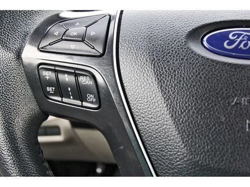 Used 2019 Ford Explorer Limited w/ Ford Safe & Smart Package FWD image 18