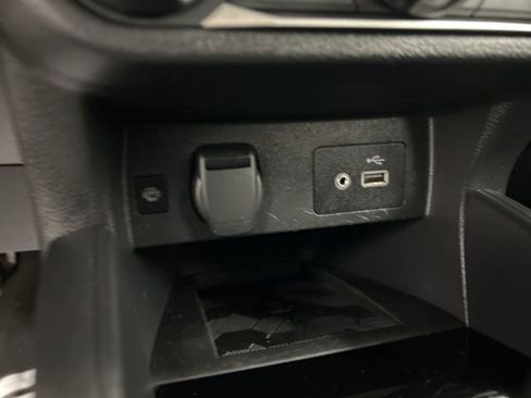 Used 2023 Nissan Versa SV image 17