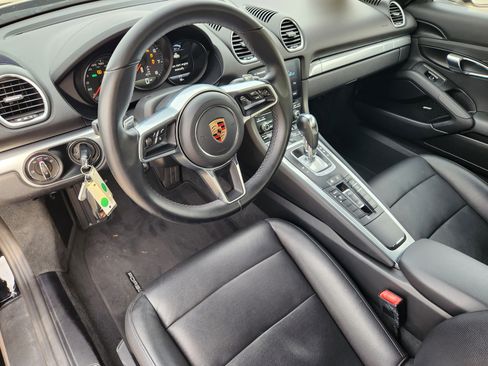 Used 2018 Porsche 718 Boxster image 28