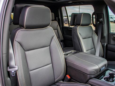 New 2026 Chevrolet Suburban Premier image 10