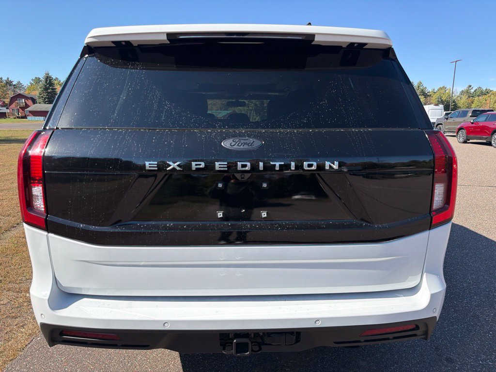 Used 2025 Ford Expedition Active AWD/4WD image 4