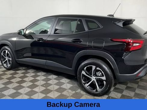 Used 2025 Chevrolet Trax RS w/ Sunroof Package FWD image 9