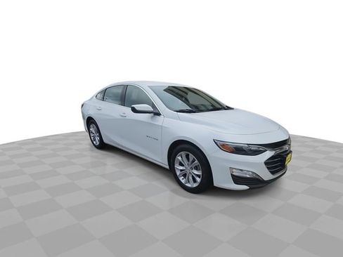 Certified 2022 Chevrolet Malibu LT image 2