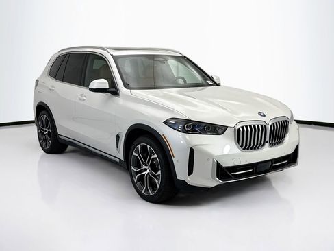New 2026 BMW X5 xDrive50e AWD/4WD image 3