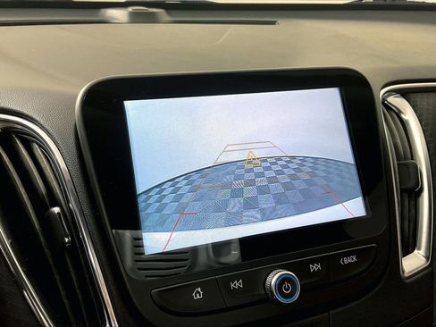 Used 2018 Chevrolet Malibu LT w/ Driver Confidence Package FWD image 14