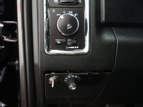 Used 2016 RAM 2500 Laramie w/ Convenience Group RWD image 34