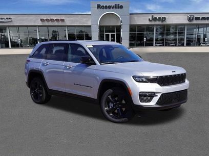 New 2025 Jeep Grand Cherokee Limited w/ Black Appearance Package