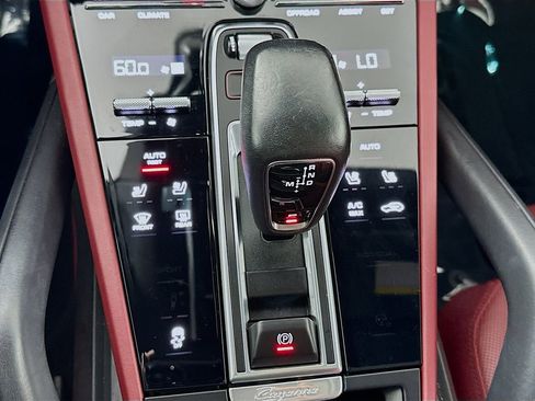 Certified 2022 Porsche Cayenne Platinum Edition AWD/4WD image 19