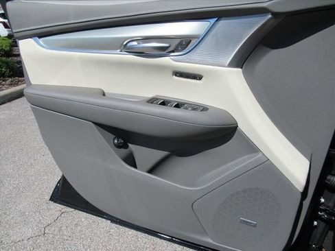 Used 2023 Cadillac XT5 Premium Luxury w/ Technology Package FWD image 19