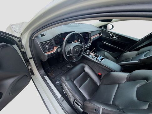 Used 2022 Volvo S60 T8 R-Design Expression w/ Advanced Package AWD/4WD image 9