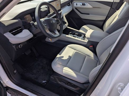 New 2026 Ford Explorer Active w/ Active Comfort Package RWD image 10